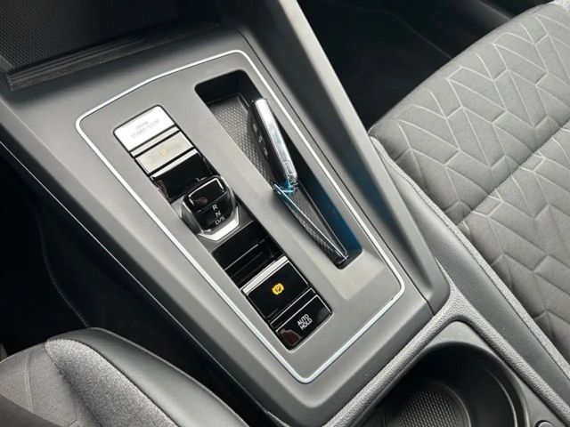 Volkswagen Golf 1.5 eTSI DSG Golf VIII