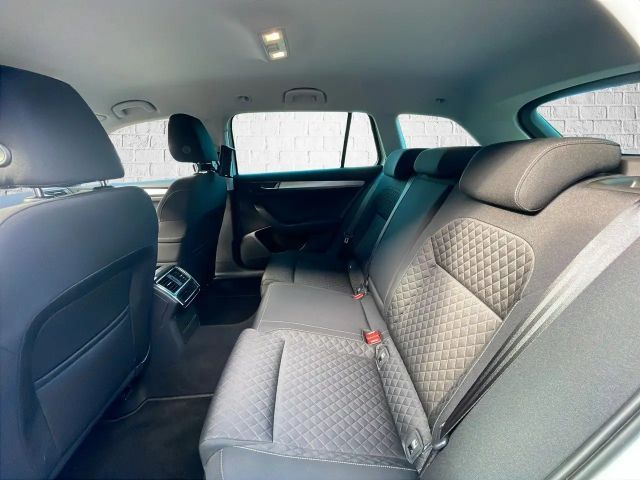 Skoda Superb 2.0 TDI Ambition Combi