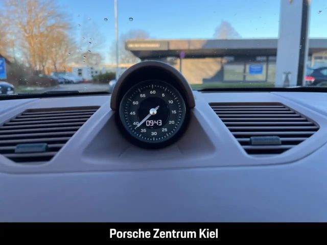 Porsche 992 4 Coupé GTS Targa