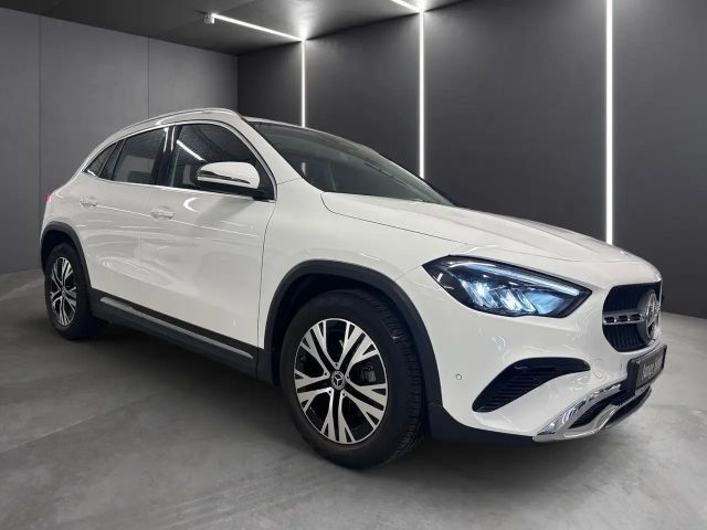 Mercedes-Benz GLA 180 Progressive