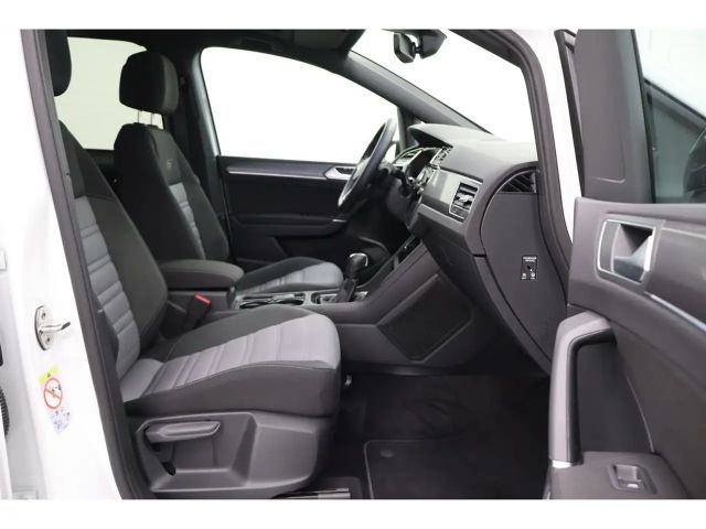 Volkswagen Touran 1.5 TSI DSG R-Line