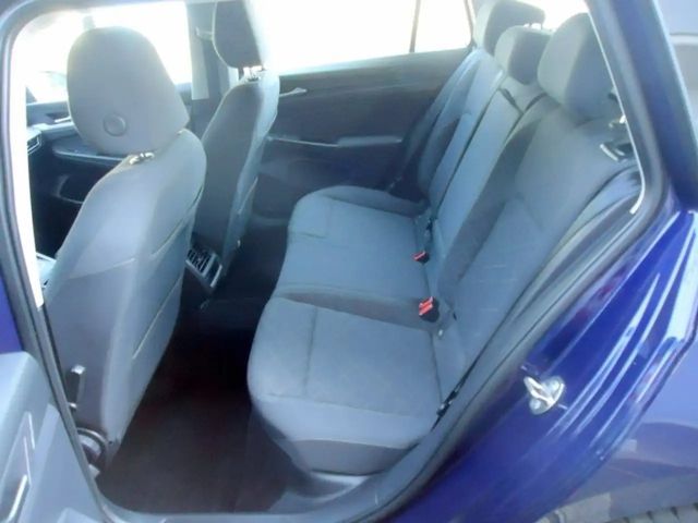 Volkswagen Golf Life Variant