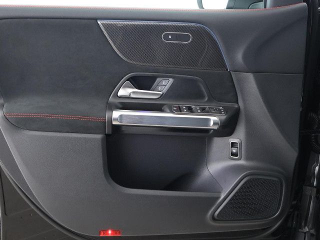 Mercedes-Benz GLB 180 