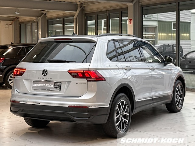 Volkswagen Tiguan Tiguan AHK schwenkb. Navi Lane Assist Sitzhzg.