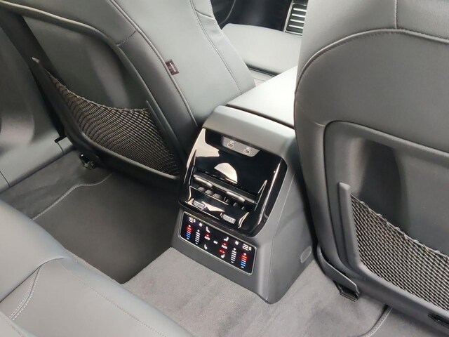 Audi A6 Avant Quattro S-Tronic