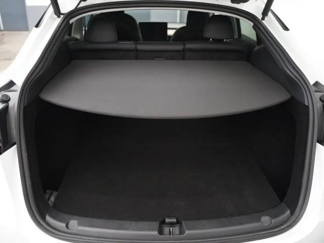 Tesla Model Y AWD Long Range