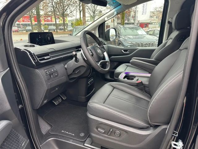 Hyundai Staria Signature