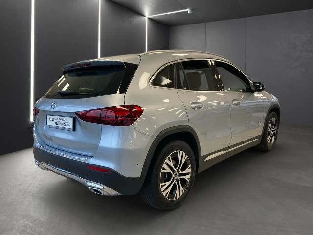 Mercedes-Benz GLA 180 Progressive