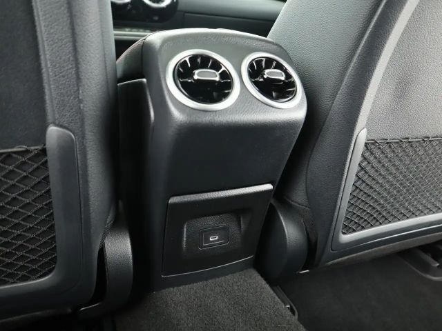 Mercedes-Benz CLA 200 AMG Line Shooting Brake