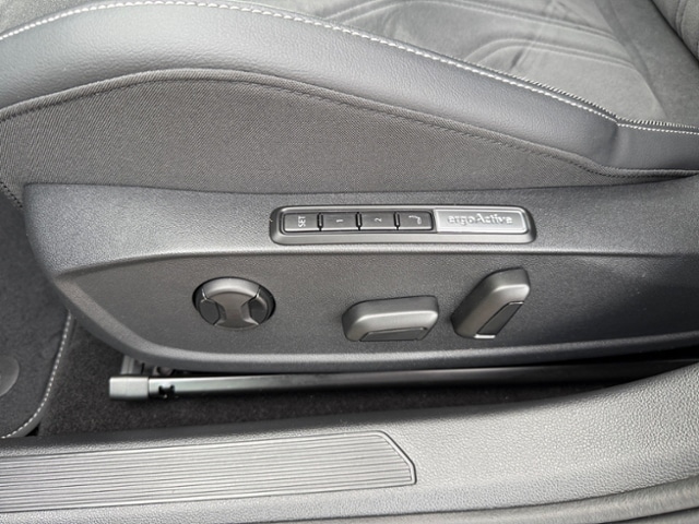 Volkswagen Golf 1.5 eTSI DSG Golf VIII