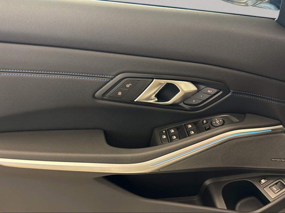 BMW 330 330e Sedan xDrive