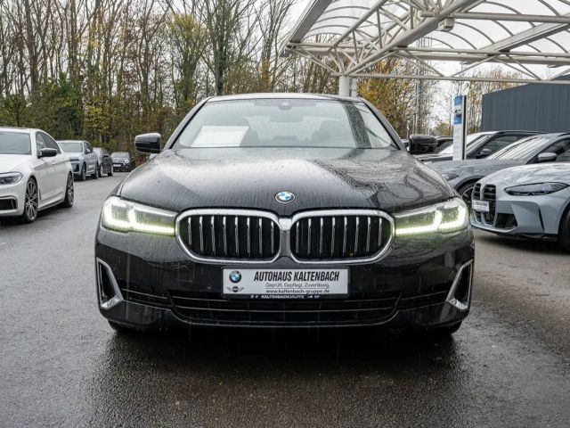 BMW 540 540d Luxury Line Sedan xDrive