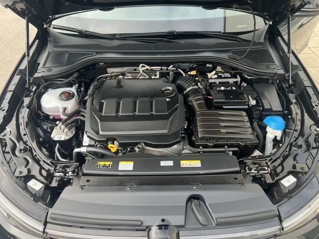 Volkswagen Passat DSG IQ.Drive R-Line Variant