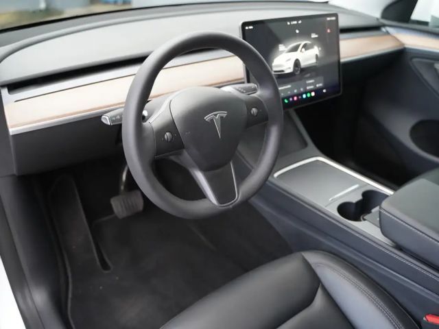 Tesla Model Y AWD Long Range