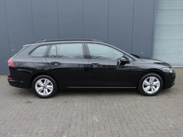 Volkswagen Golf 1.5 eTSI DSG Life Variant