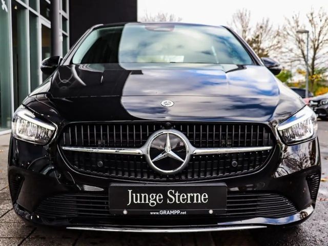 Mercedes-Benz B 200 Progressive Sedan