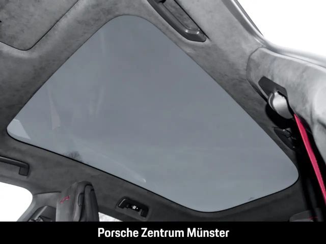 Porsche Taycan GTS Sport Turismo