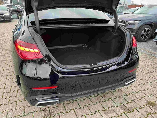 Mercedes-Benz C 200 AMG Line Sedan