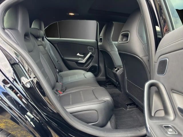 Mercedes-Benz A 250 4MATIC AMG Line