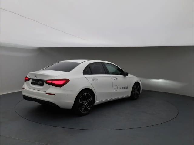 Mercedes-Benz A 180 Limo Night Distronic KeyGO Ambi Standhzg