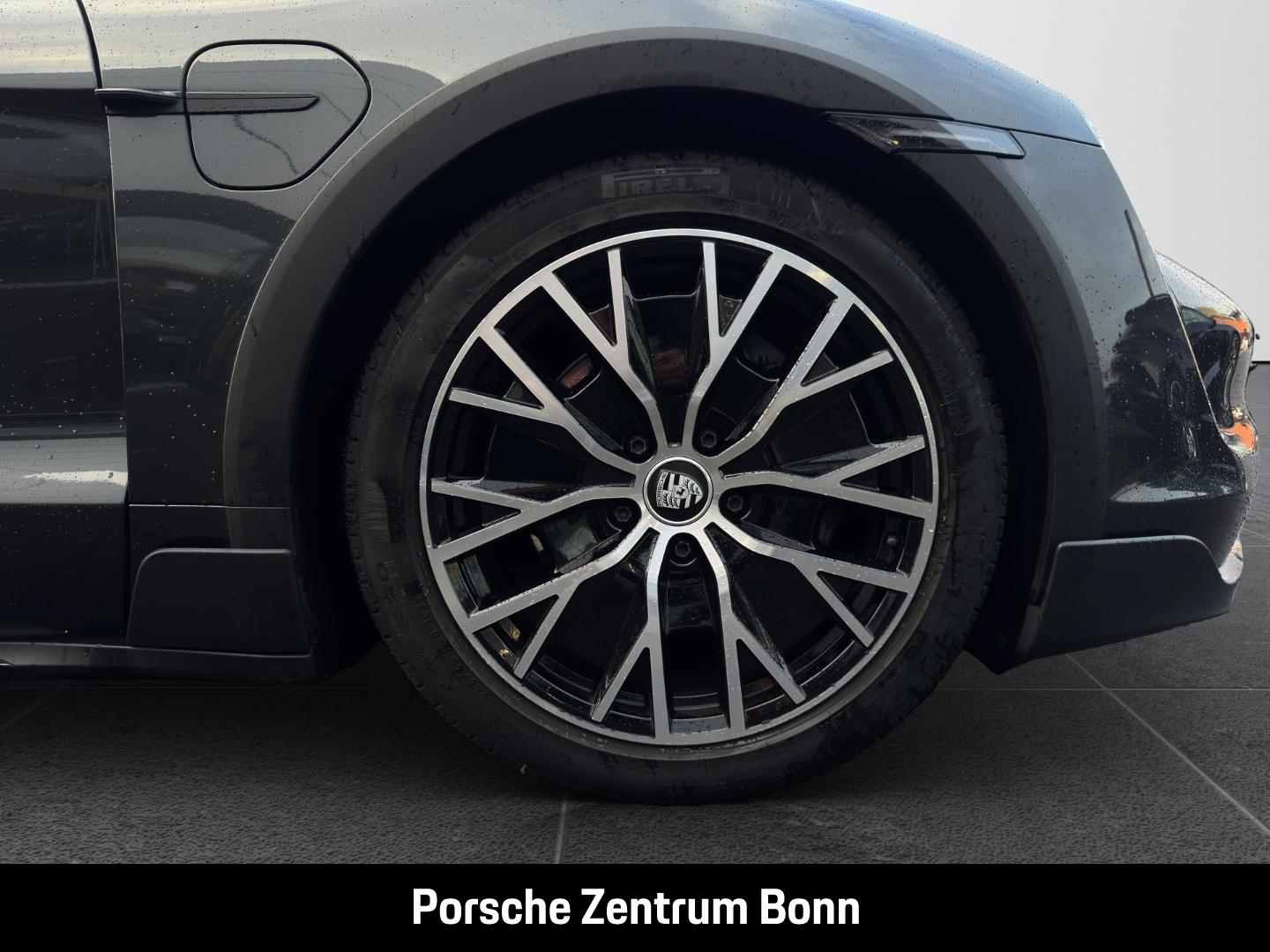 Porsche Taycan 4 Cross Turismo