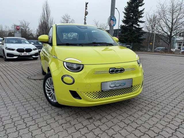 Fiat 500e Komfort-Paket Kamera SHZ PDC Klima