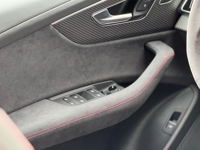 Audi RS Q8 Performance Quattro