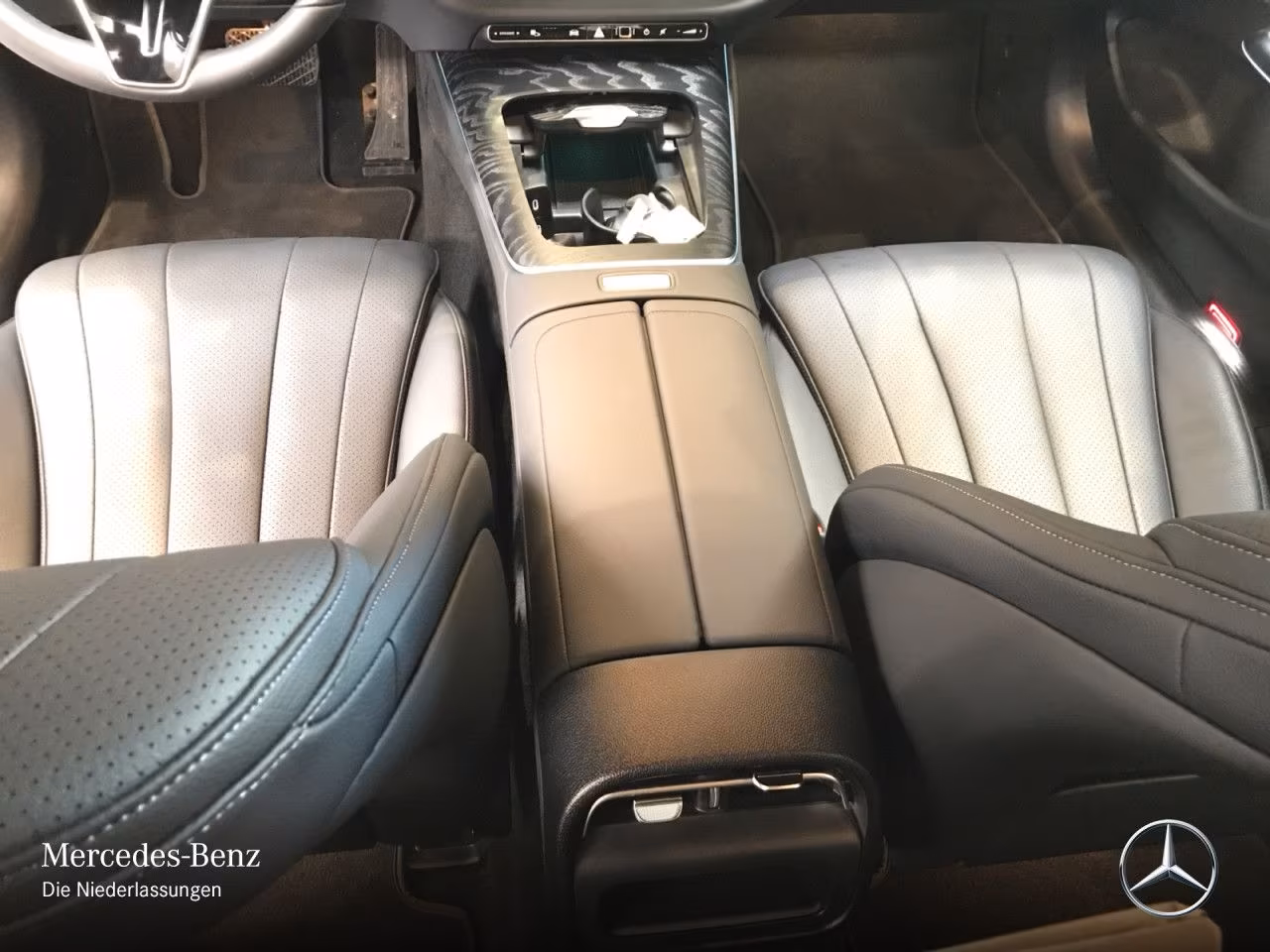 Mercedes-Benz E 220 AVANTGARDE E 220 d Estate