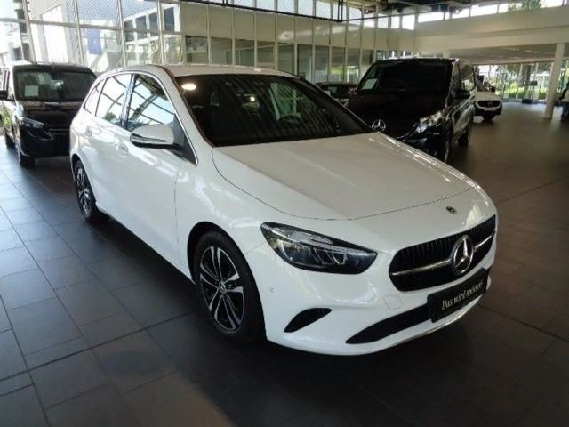 Mercedes-Benz B 180 KAMERA,LED,NAVI,NP:44.095,-