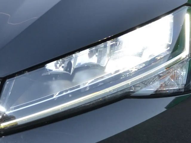 Skoda Superb Superb Kombi 2,0 TDI DSG LED AHV VIRTUAL NAVI 1.Be