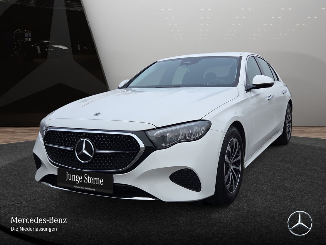 Mercedes-Benz E 220 E 220 d Sedan