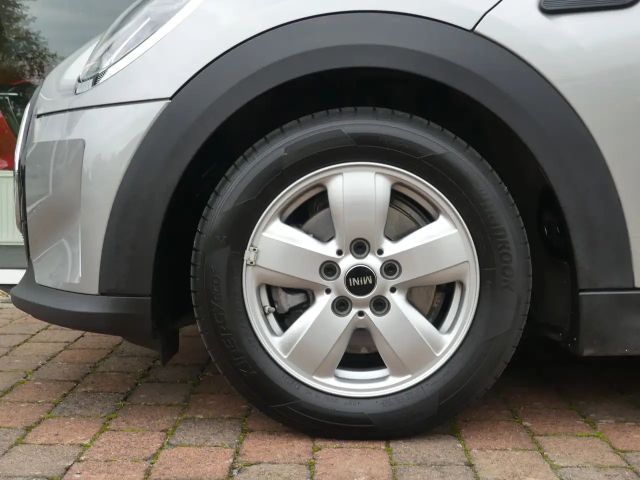 MINI Cooper Essential First