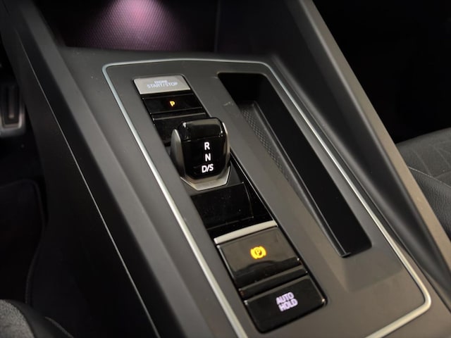 Volkswagen Golf 1.5 eTSI DSG