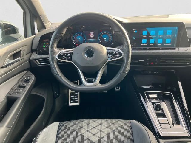 Volkswagen Golf DSG IQ.Drive R-Line