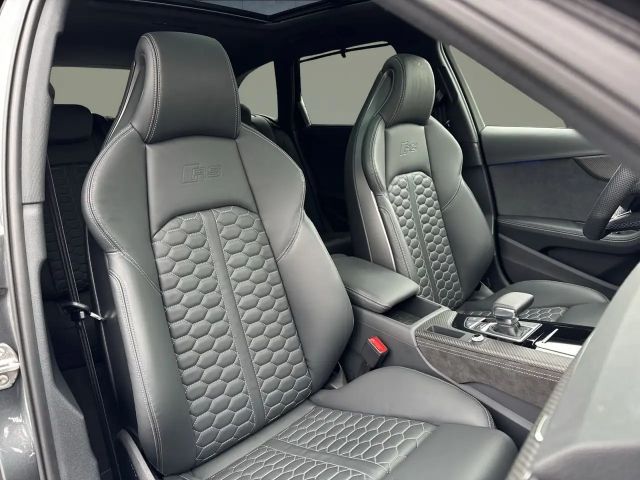Audi RS4 Comp+/Matrix/Pano/B&O/HuD/RS-Aga/290