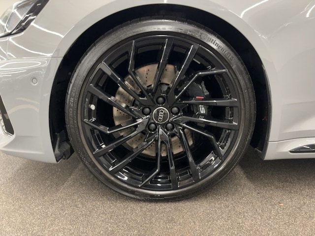 Audi RS4 Avant Quattro