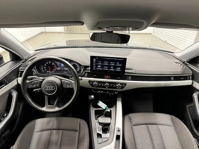 Audi A4 35 TFSI Avant S-Tronic