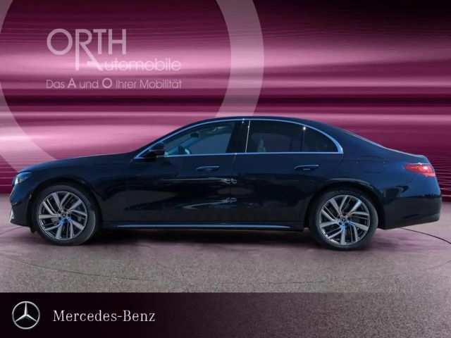 Mercedes-Benz E 300 EXCLUSIVE Sedan