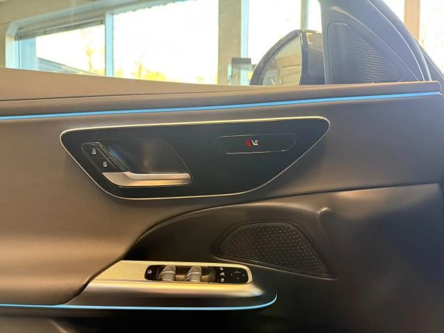 Mercedes-Benz E 220 AVANTGARDE E 220 d Estate