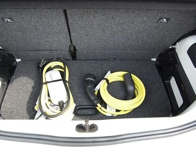 Volkswagen e-up! Edition maps&more Tempomat PDC beh. Front