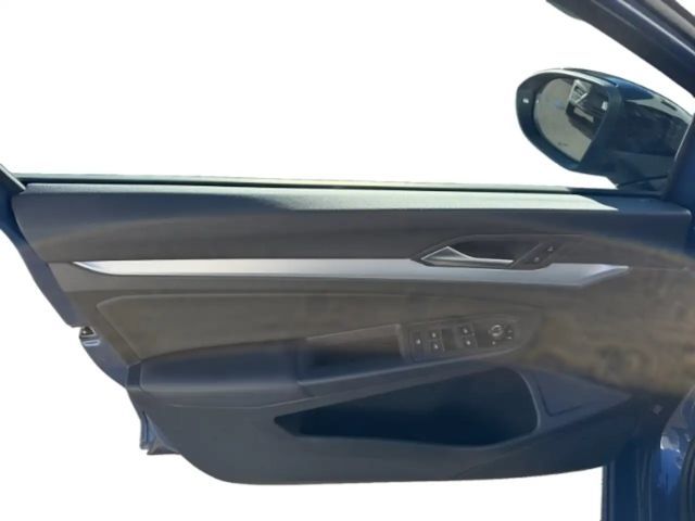 Volkswagen Golf 1.5 eTSI DSG Variant