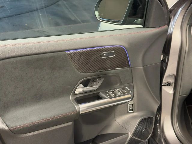 Mercedes-Benz GLA 200 4MATIC GLA 200 d