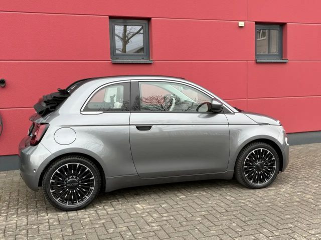 Fiat 500e La Prima