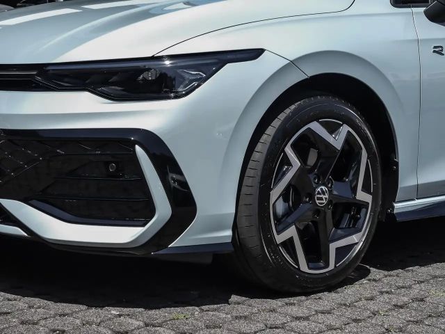 Volkswagen Golf 1.5 eTSI DSG Golf VIII R-Line