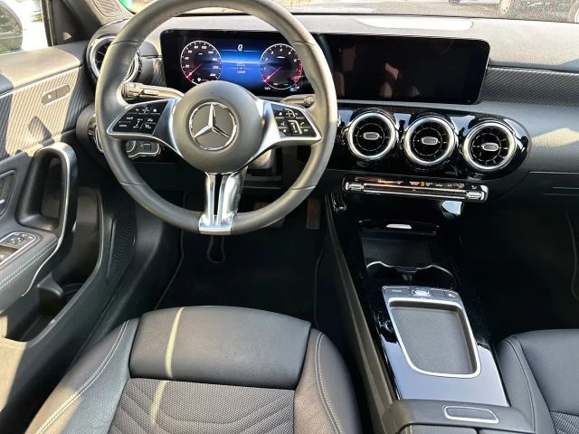 Mercedes-Benz A 180 A 180 (177.084)