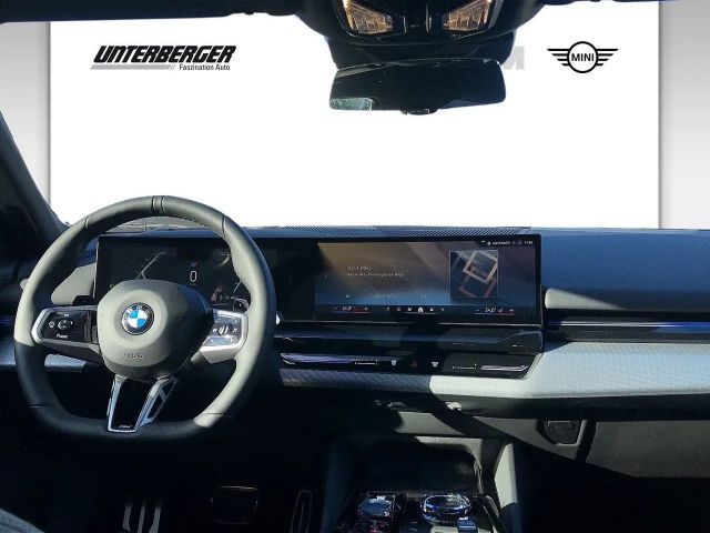 BMW 520 520d M-Sport Sedan xDrive