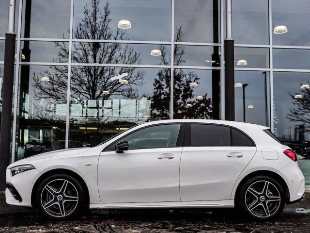 Mercedes-Benz A 250 A 250 e AMG Line