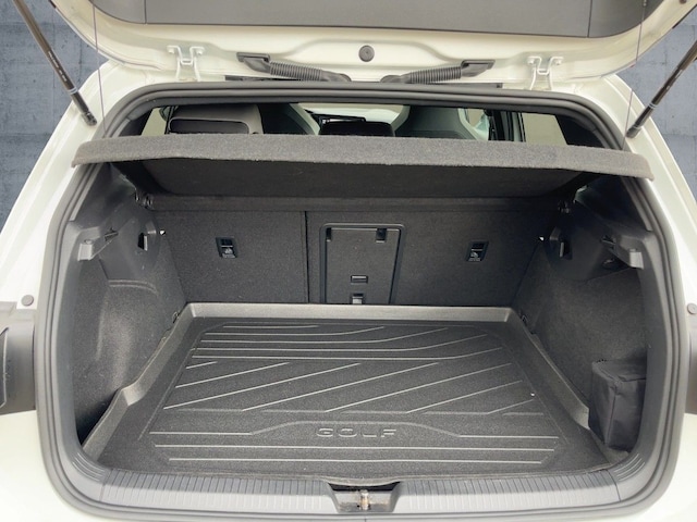 Volkswagen Golf 1.5 TSI Golf VIII R-Line