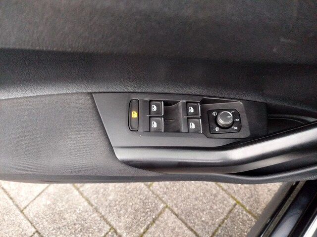 Volkswagen Polo 1.0 TSI DSG R-Line