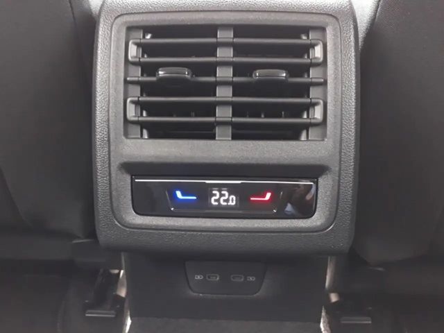 Volkswagen Golf 2.0 TDI DSG Golf VIII Style